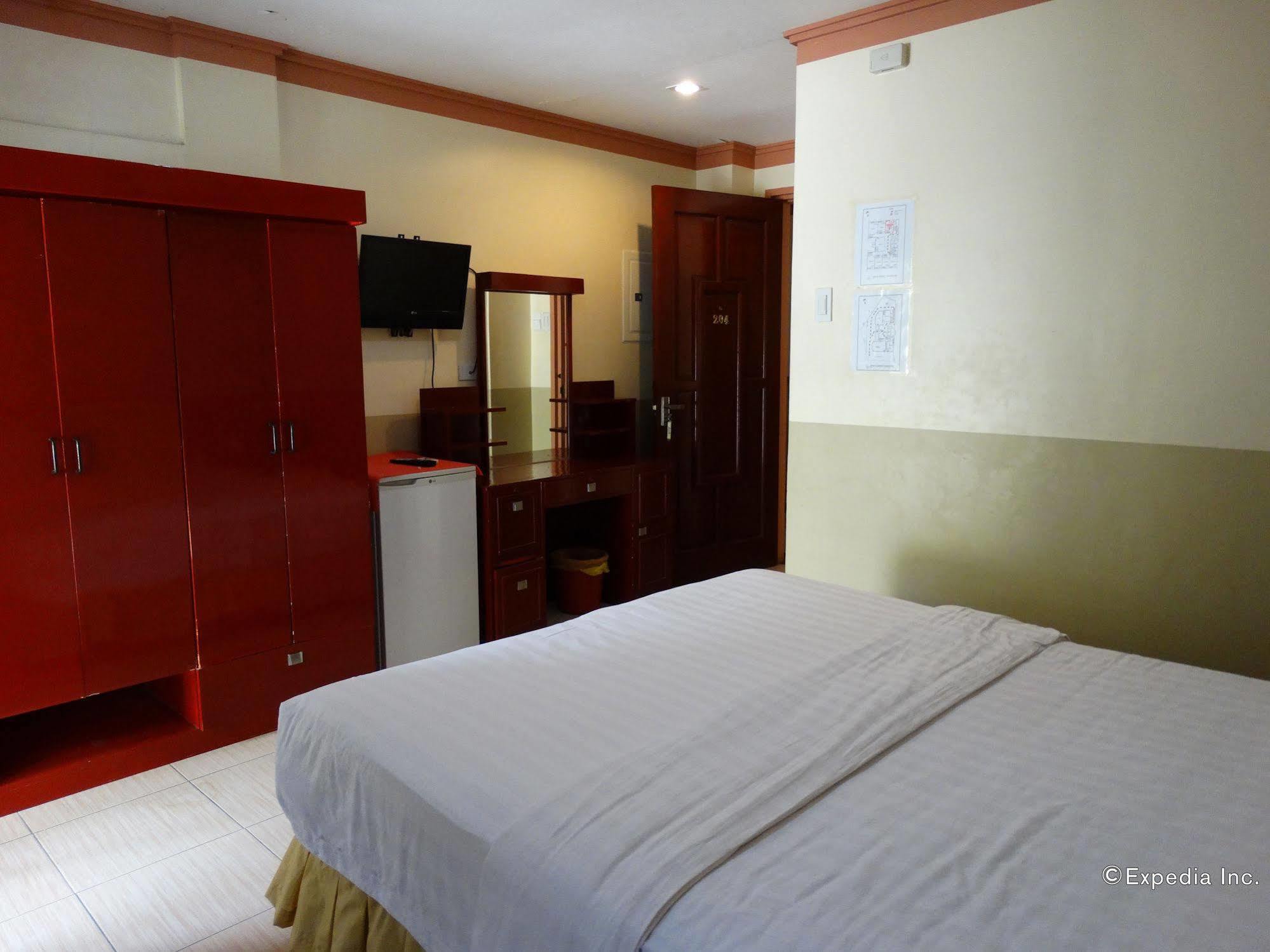 Imperial Ridge Pensión House Tagbilaran City Exterior foto