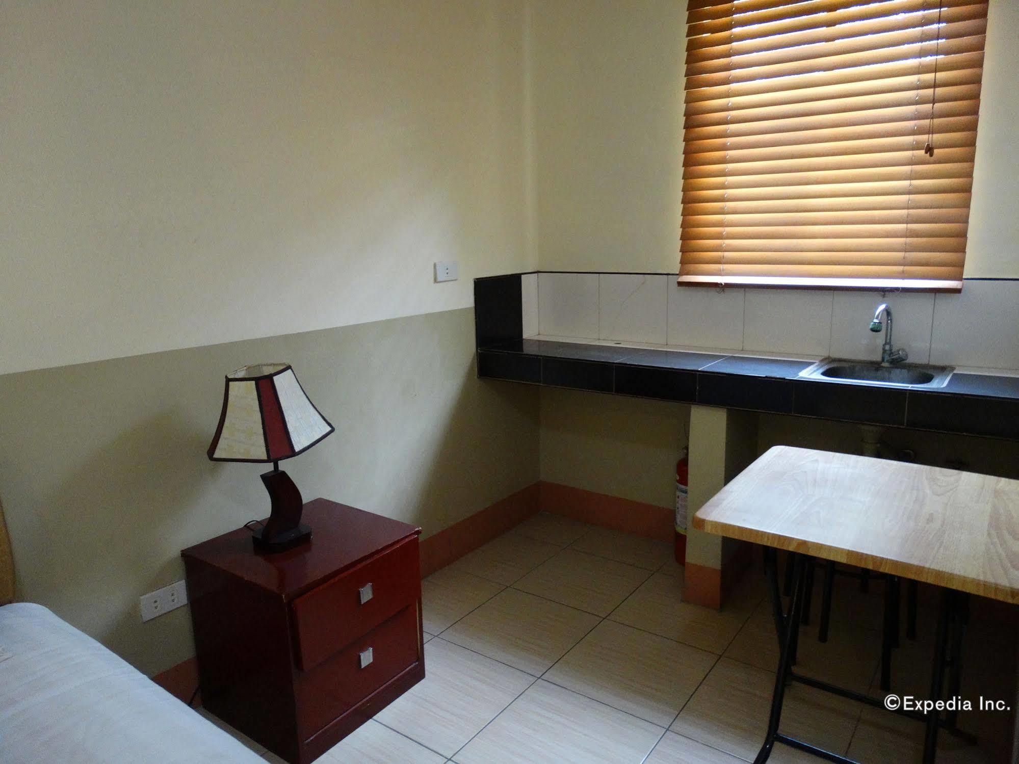 Imperial Ridge Pensión House Tagbilaran City Exterior foto