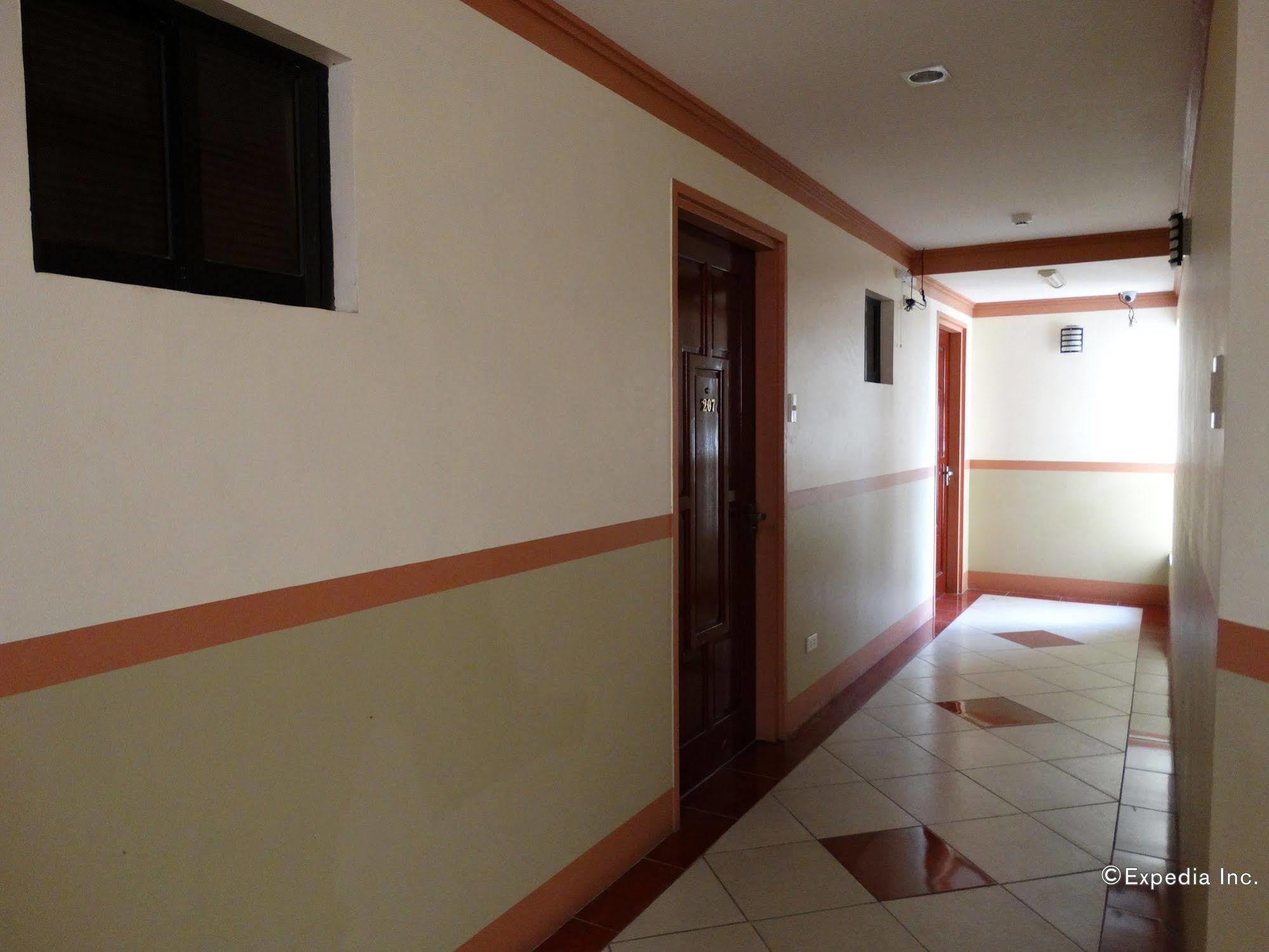 Imperial Ridge Pensión House Tagbilaran City Exterior foto